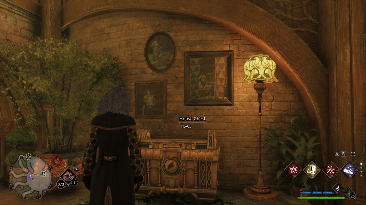What is in the House Chest in Hogwarts Legacy?