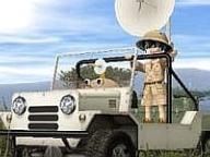 "Amazing Animals" stars junior journalist and robot