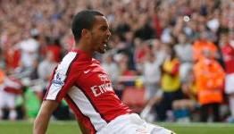 Walcott: Arsenal are still streets ahead of Tottenham