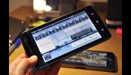 Engadget: Dell Streak review