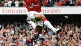 Real Madrid ready to make €42.5 million offer for Arsenal forward Robin Van Persie
