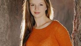 ‘House’ Scoop: Amber Tamblyn Scrubs In