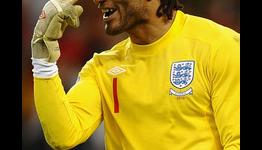 Bristol City have secured the surprise signing of former Portsmouth goalkeeper David James