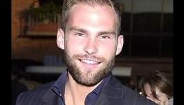 Kevin Smith Might Lose Seann William Scott to a Rival Hockey Flick