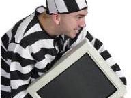 Man accused of stealing laptop, video games after breaking into apartment