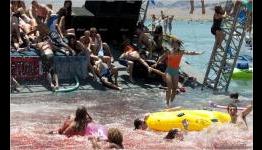 NY Times Review: Piranha 3D