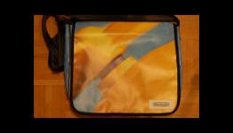 gamescom 2010: Nintendo Ad + Bag = Art + Great Swag