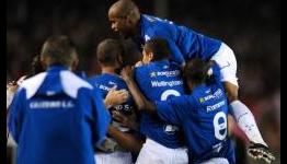 Cruzeiro beat Fluminense and take lead in Brazil