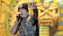 Iron Maiden frontman Bruce Dickinson flies Liverpool FC players to Naples