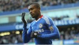 Chelsea extend lead, Spurs draw with Everton