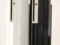 Famitsu compares ceramic white 40GB and original 60GB PlayStation 3 units