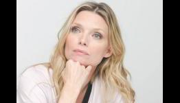 Michelle Pfeiffer Joins Robert De Niro In Luc Besson’s Gangster Pic ‘Malativa’
