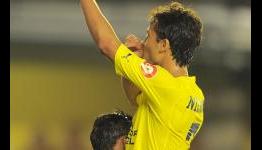 Internacional agree personal terms with Nilmar