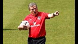 Hodgson demands England show courage and responsibility as he ponders midfield selection