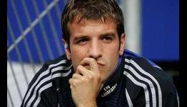 Van der Vaart left in limbo at Tottenham as Bundesliga clubs circle