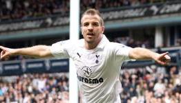 VDV pledges future to Spurs