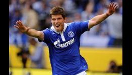Huntelaar yet to commit to Schalke