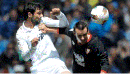 Albiol extends Real Madrid contract