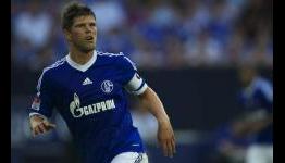 Huntelaar future remains uncertain, admits Schalke general manager Heldt