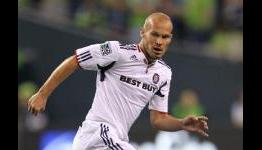 Arsenal invincible Ljungberg retires