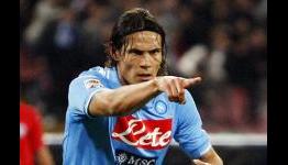 Cavani pens new deal with Napoli