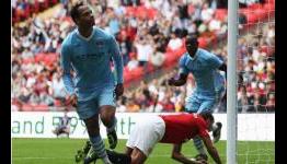 Lescott to be offered improved contract to stay at Manchester City