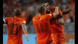 Highlights: Netherlands 2-0 Turkey (FIFA World Cup 2014 Qualifying Group D – 07/09/12)