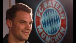 Manuel Neuer Trolls Toni Kroos With Superbly Nonchalant Trick-Shot