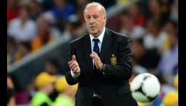 Del Bosque: I can’t choose between Messi and Ronaldo