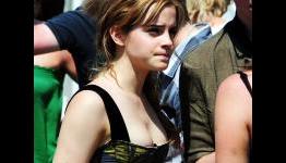 ’50 Shades of Grey’ Movie Favorite Emma Watson Is Fine with Nude Scenes
