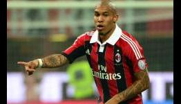 Milan problems are due to inexperience, says Nigel de Jong