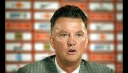 Louis van Gaal to rest Robin van Persie for Andorra game