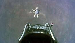 Felix Baumgartner completes record breaking free fall