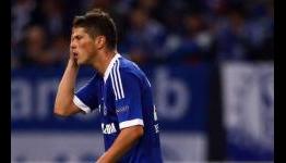 Huntelaar puts Schalke talks on hold