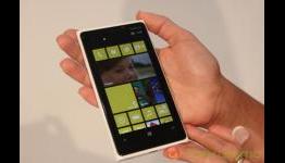 Retailer accidentally sells Lumia 920 a bit lower, honors wrong pricing anyway