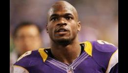 Minnesota Vikings Running Back Adrian Peterson Admires Pro Gamers
