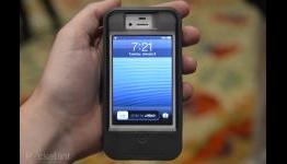 Pocket-Lint: Otterbox Defender iPhone charger case pictures and hands