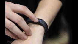 Fitbit Flex fitness band takes on Nike Fuelband