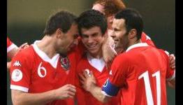 There is no better pair of wingers than Bale or Bellamy, says Wales captain Williams
