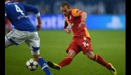 Van Gaal recalls Sneijder, hands Feyenoord youngster Vilhena Netherlands call-up