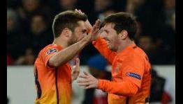 Paris Saint-Germain 2-2 Barcelona: Last-gasp Valdes error keeps French side alive