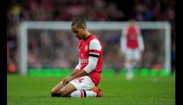 Walcott calls for Arsenal to show more consistency