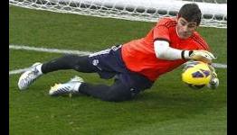 Mourinho faces selection dilemma as Casillas makes Madrid squad for Levante match