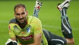 VIDEO: Tom Starke saves penalty with his face against Nurnberg