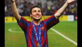 Barcelona or Bayern Munich will win Champions League, says Van Bommel