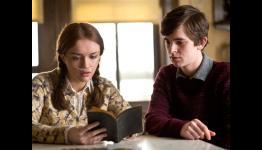 Nicola Peltz and Olivia Cooke Talk Bates Motel, Their Characters, Their Familiarity with Psycho