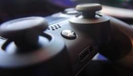 Xbox One vs PS4 – controller showdown