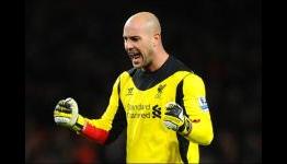 Liverpool goalkeeper Reina tempted by ‘bigger club’