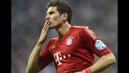 Toni urges Fiorentina to swoop for Gomez