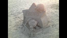 Incredibly crafted Kirby and MetaKnight sand sculpture spotted at Japanese beach